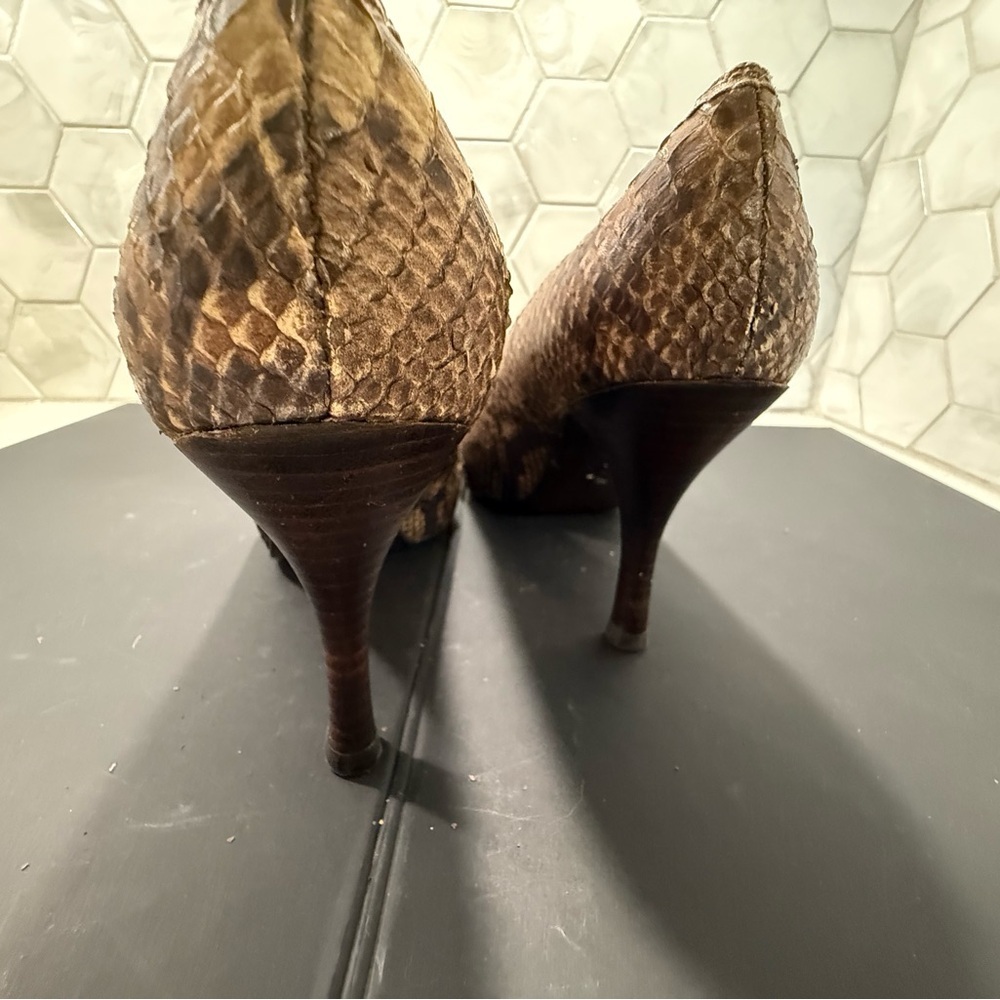 Stuart Weitzman Python Pumps Brown Snakeskin Buck… - image 3